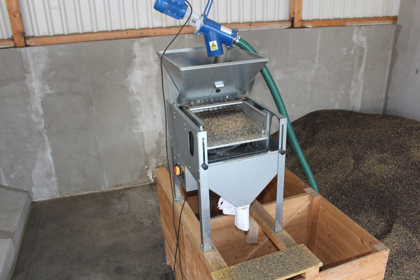 Cerpur CP1 Vibrating Screen Air Aspirated Grain Cleaner